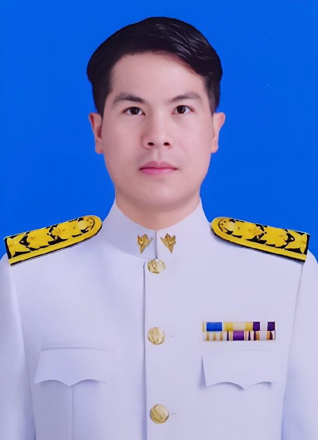 นายภูริวัจน์ ชูสิงห์แค